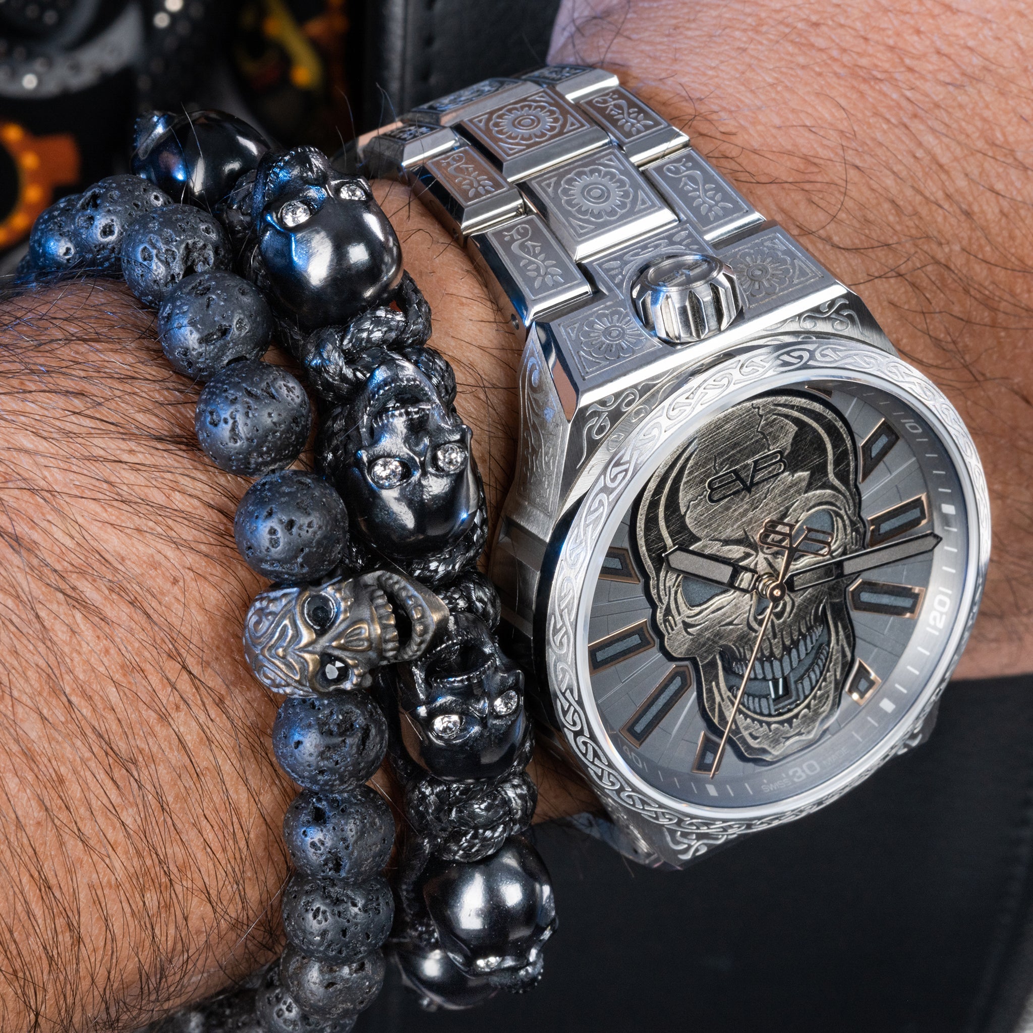 SKULLY - NEGRO Y OJOS BLANCOS